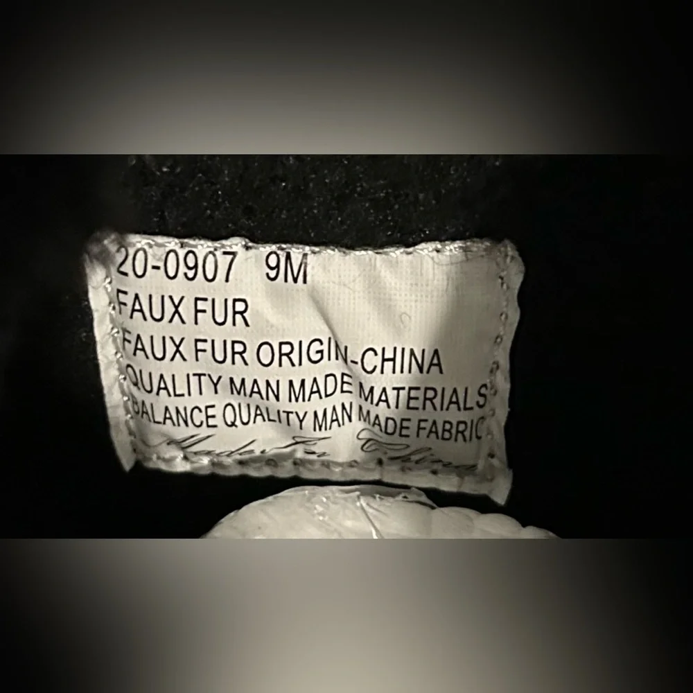 NWB Easy Works by Easy Street Frazer Boot. Size 9. Grey. Waterproof. - Picture 9 of 10